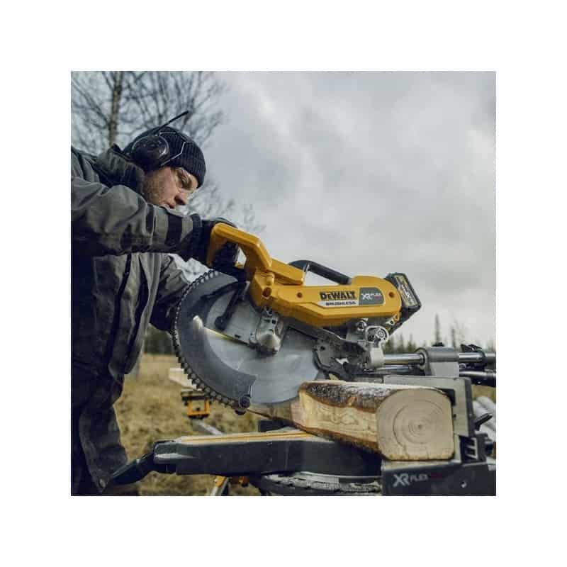 dewalt-sciie-a-onglet-radiale-o305mm-xr-flexvolt-18-54v-dhs780n-solo.jpg