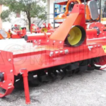 fraise-rotative-tracteur-srie-medium-avec-dport-mcanique-agrieuro-ur-132-caractristiques-techniques-4326_3_1667812067_IMG_6368cae3b7fd5.jpg
