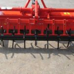 Herse rotative RM250 – largeur de travail 250 cm – 22 lames Série lourde – Rouleau à piques