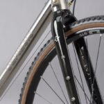velo-gravel-genesis-croix-de-fer-titane-3.jpg